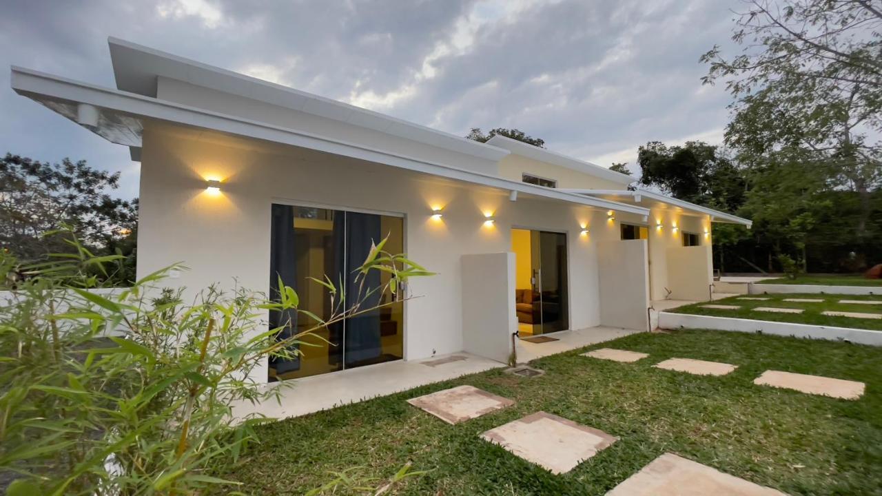 Tiny Houses En Asuncion. Zona Aeropuerto-Rakiura Luque Екстериор снимка